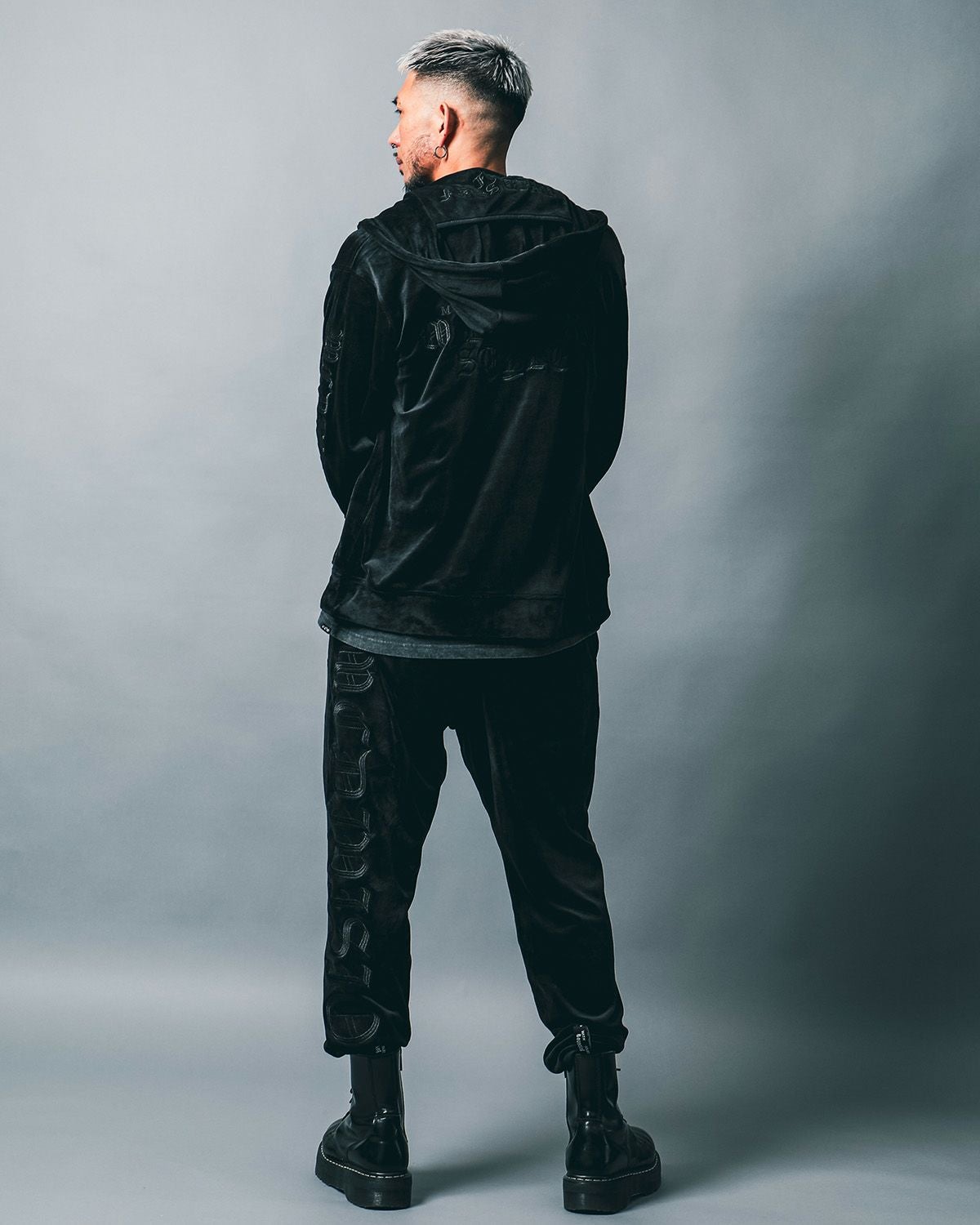 ブラック:183cm(Lサイズ着用)