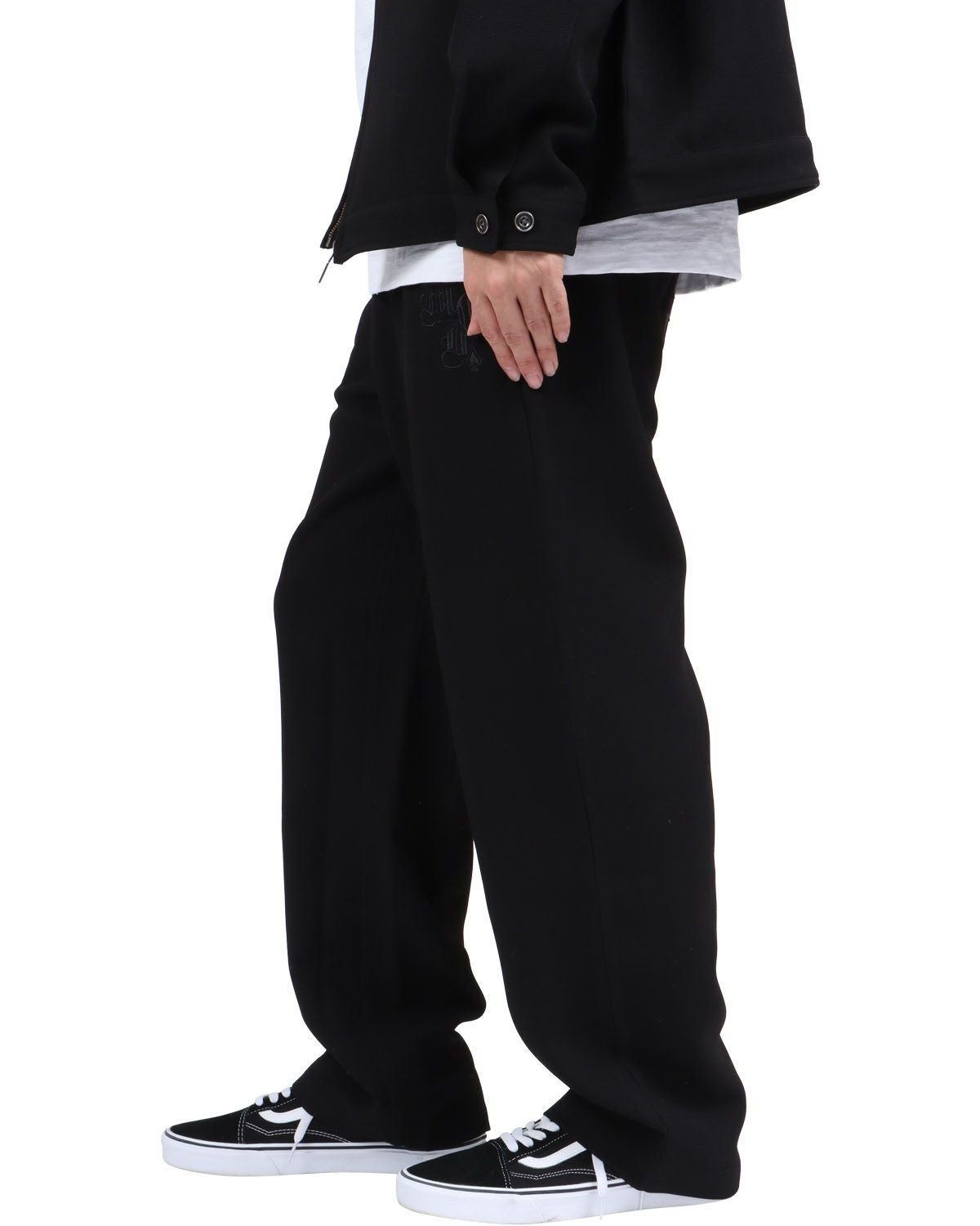 ブラック：173cm63kg(Lサイズ着用)