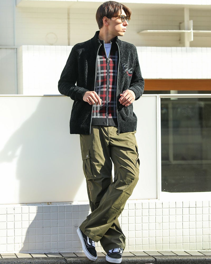 ブラック：180cm/70kg(Lサイズ着用)