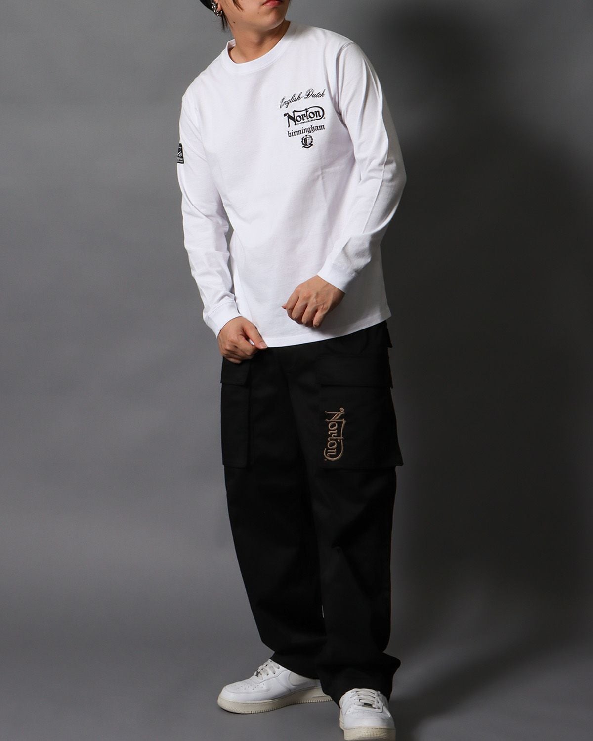 ホワイト：178cm/75kg(Lサイズ着用)