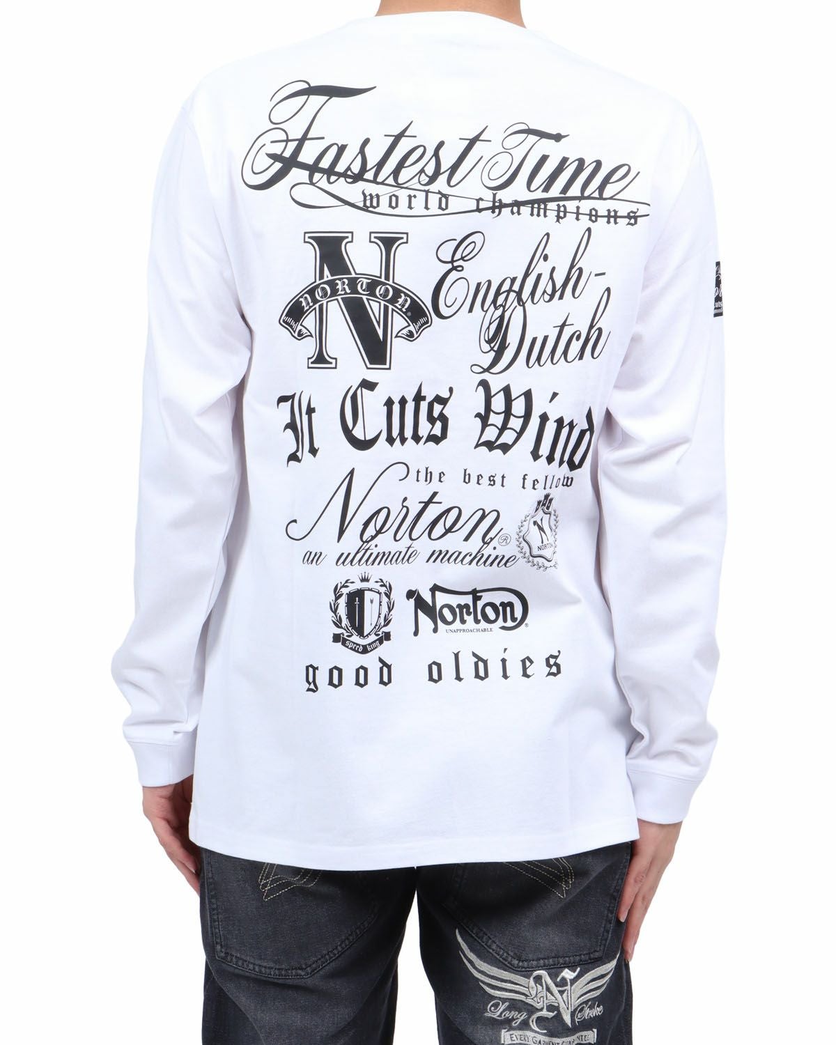 ホワイト：173cm63kg(Lサイズ着用)