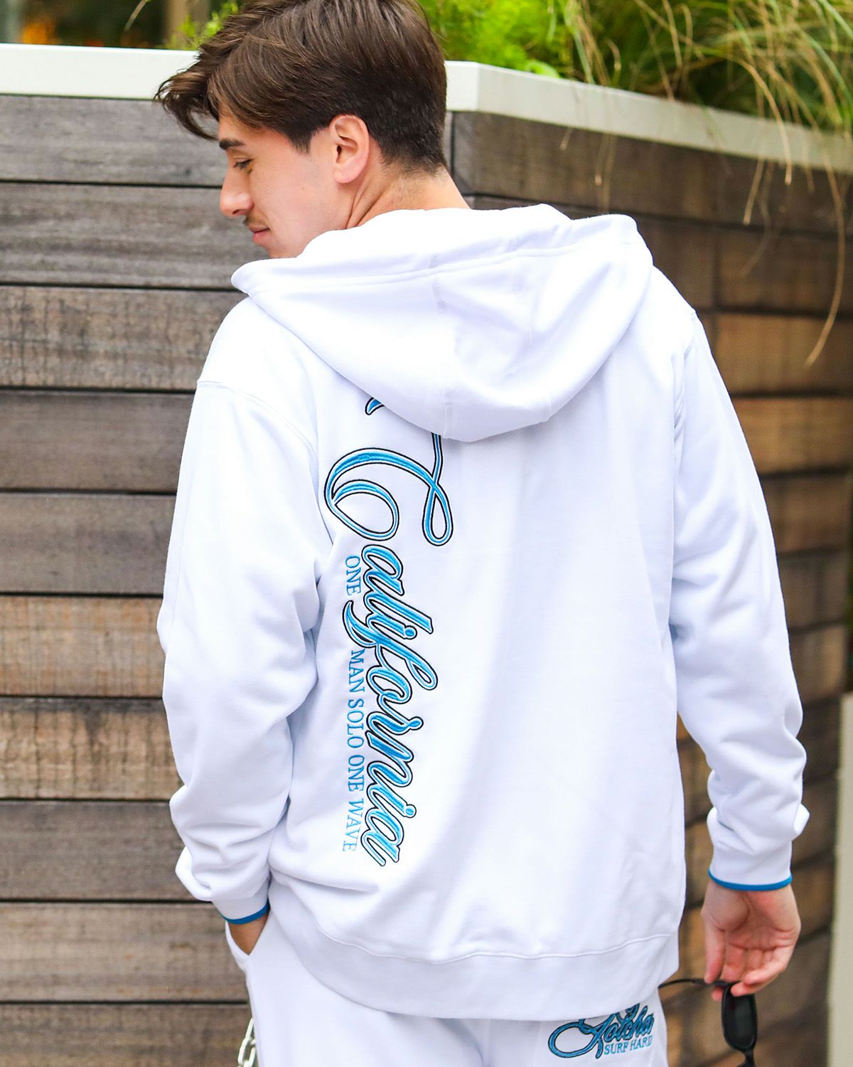 GOTCHA] リミテッド カラーロゴ ジップパーカー | PEET ONLINE STORE