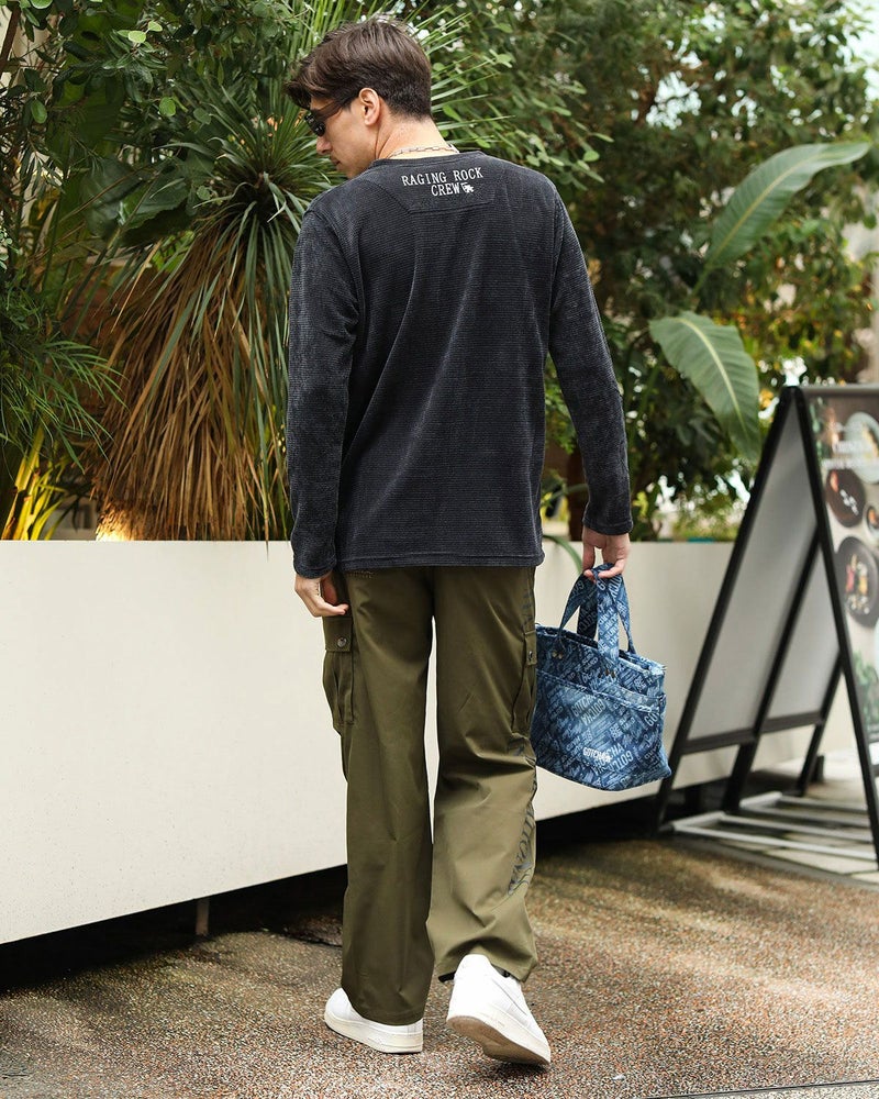 チャコール：180cm/70kg(Lサイズ着用)