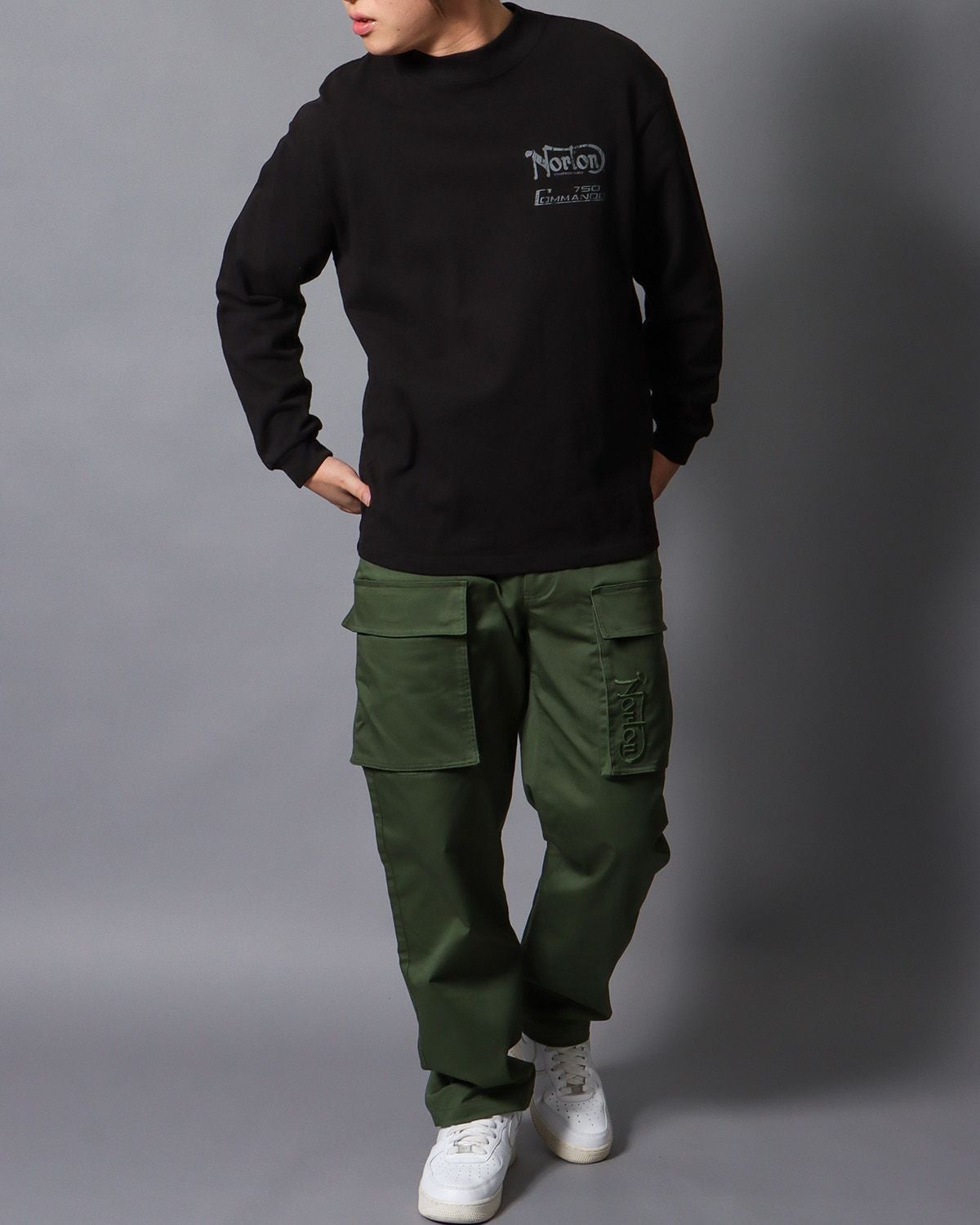 ブラック：178cm/75kg(Lサイズ着用）