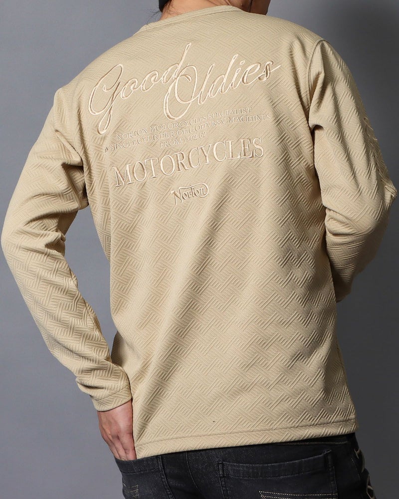 ベージュ：178cm/75kg(Lサイズ着用）