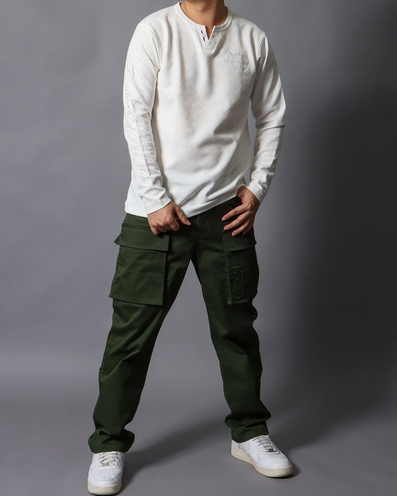 ホワイト：178cm/75kg(Lサイズ着用）