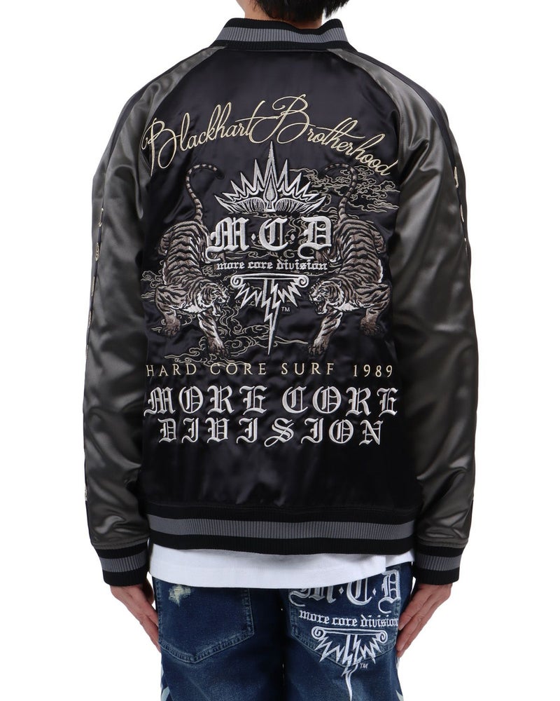 ブラック：174cm62kg(Lサイズ着用)