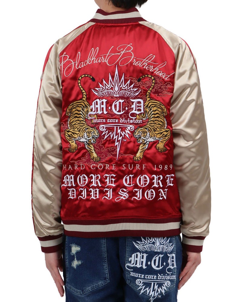 ワイン：174cm62kg(Lサイズ着用)