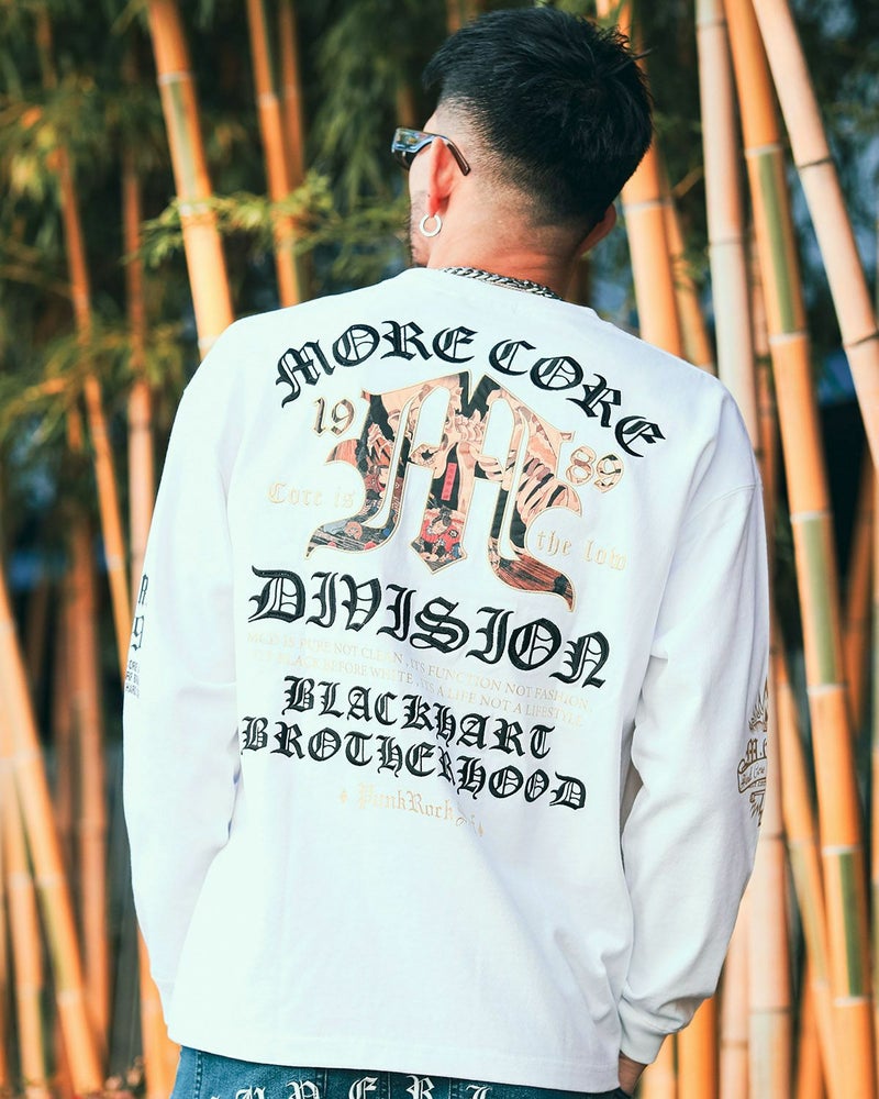 ホワイト:183cm(Lサイズ着用)