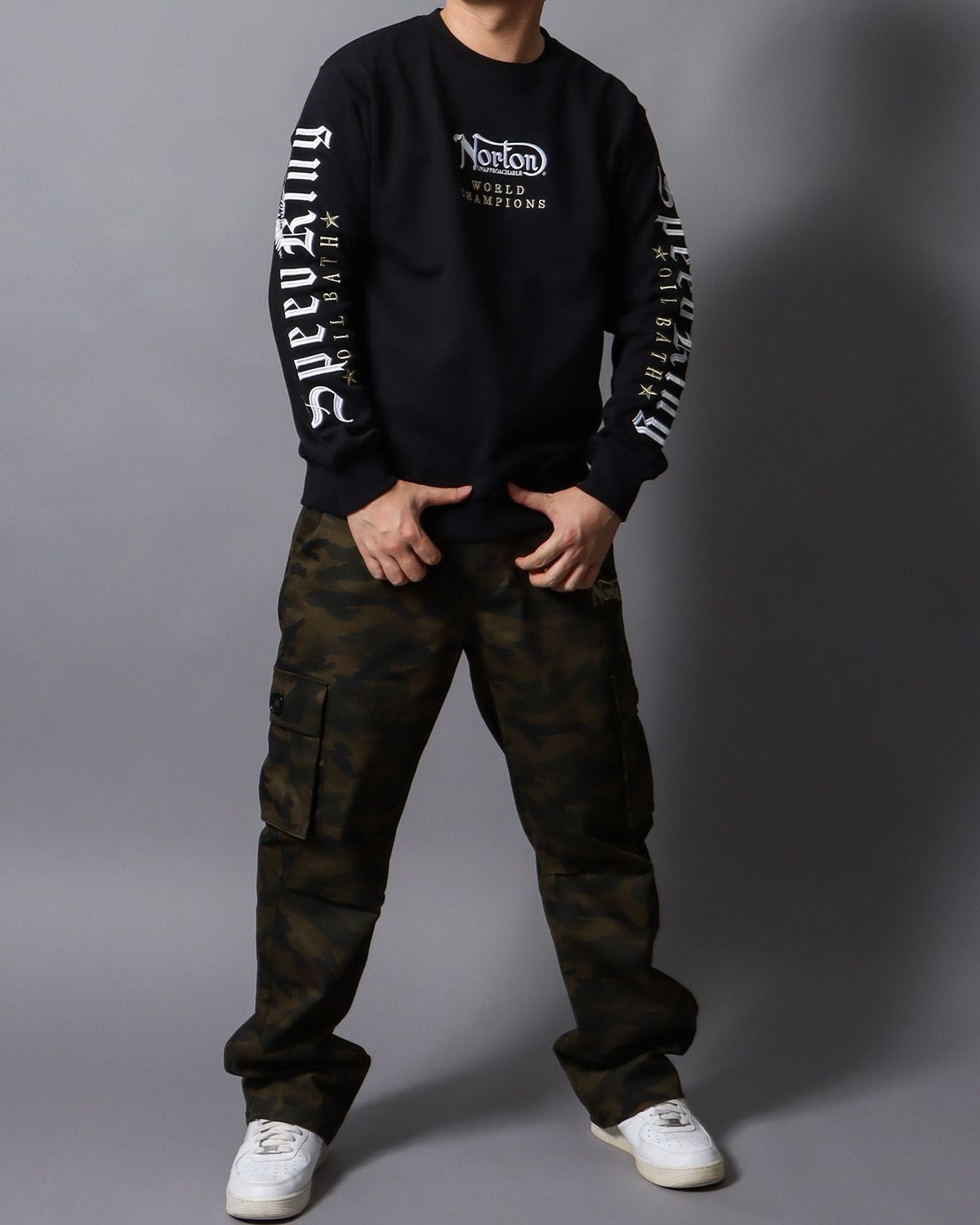 ブラック：178cm/75kg(Lサイズ着用)