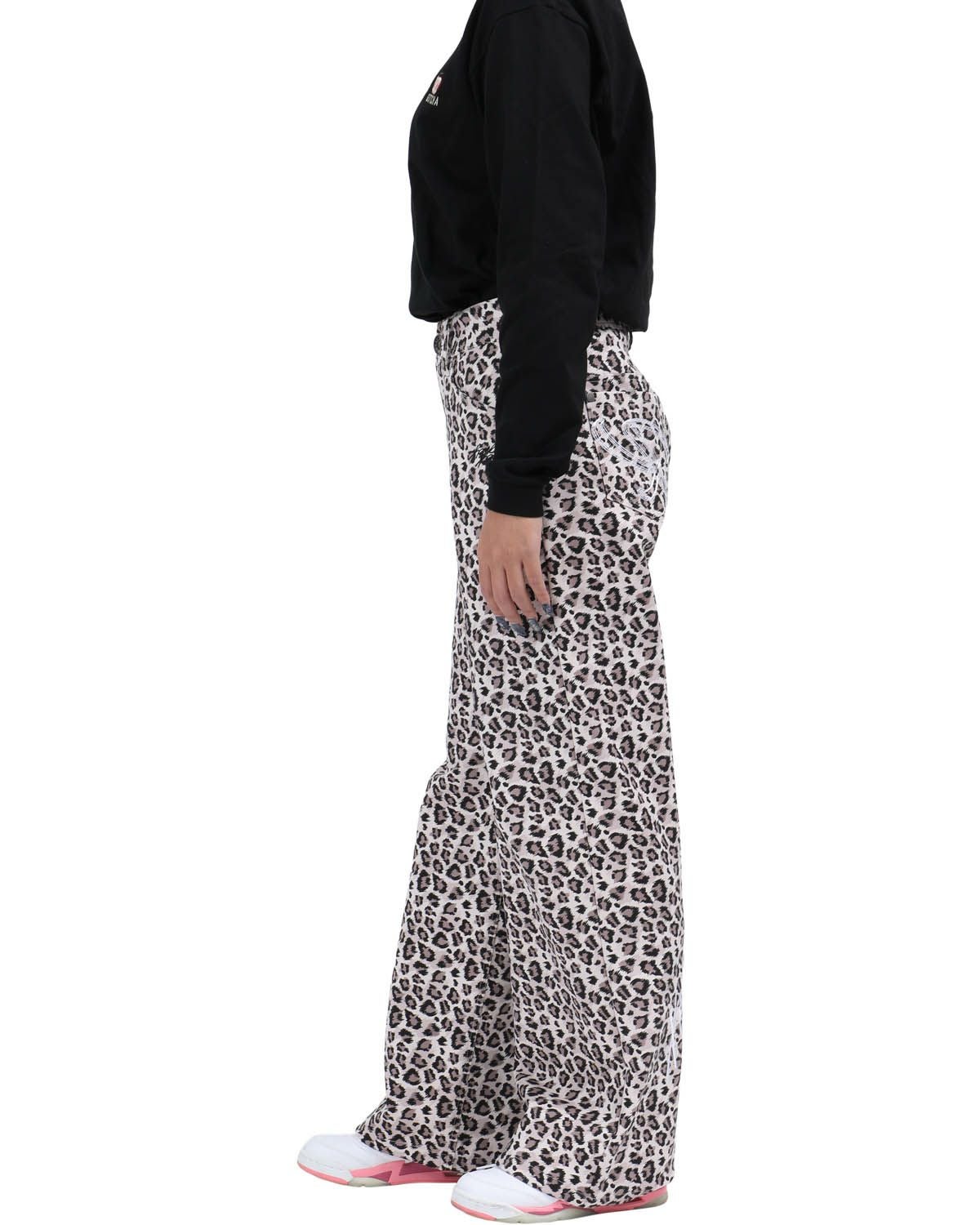 ピンク：167cm(Lサイズ着用)