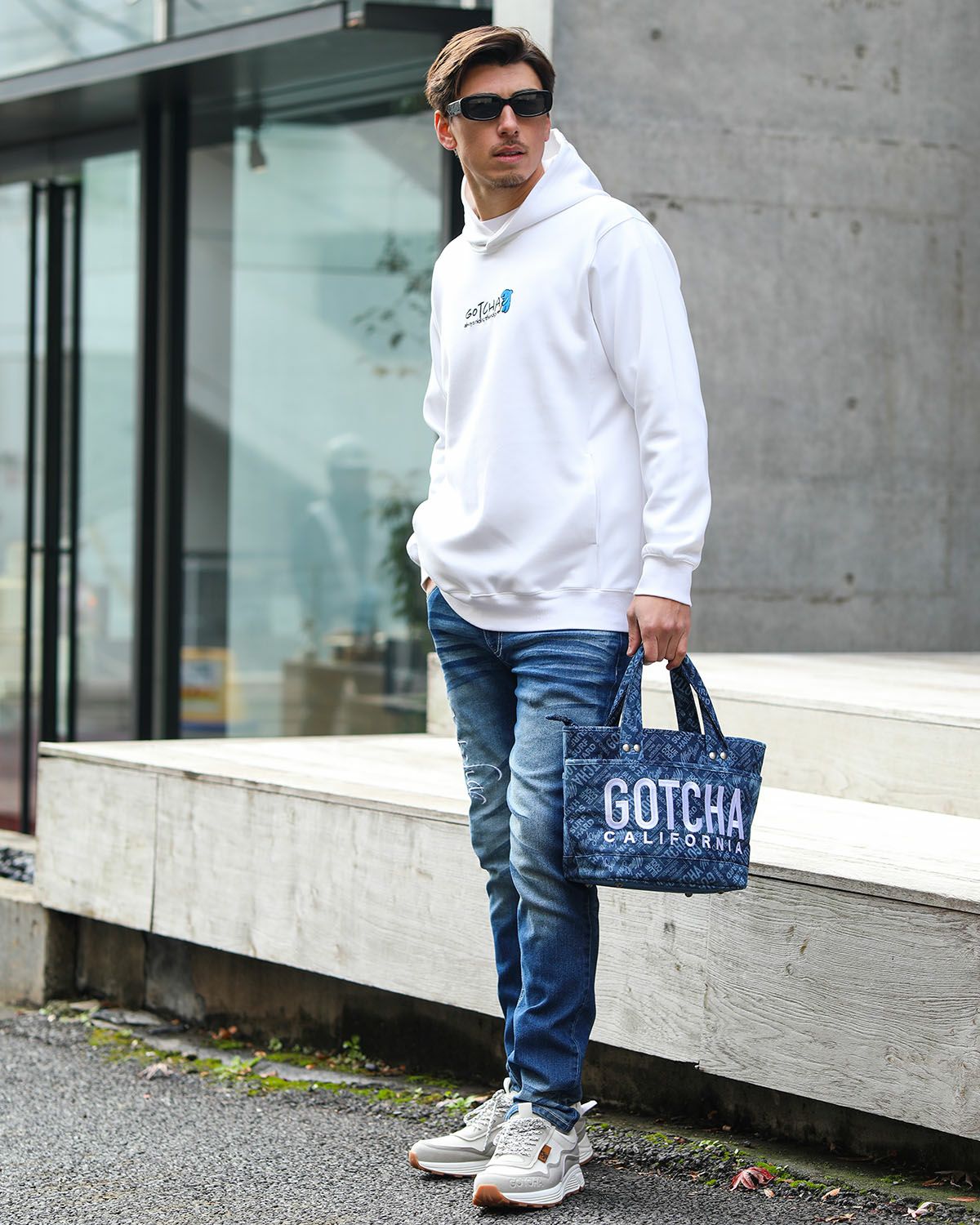 ホワイト：180cm/70kg(Lサイズ着用)