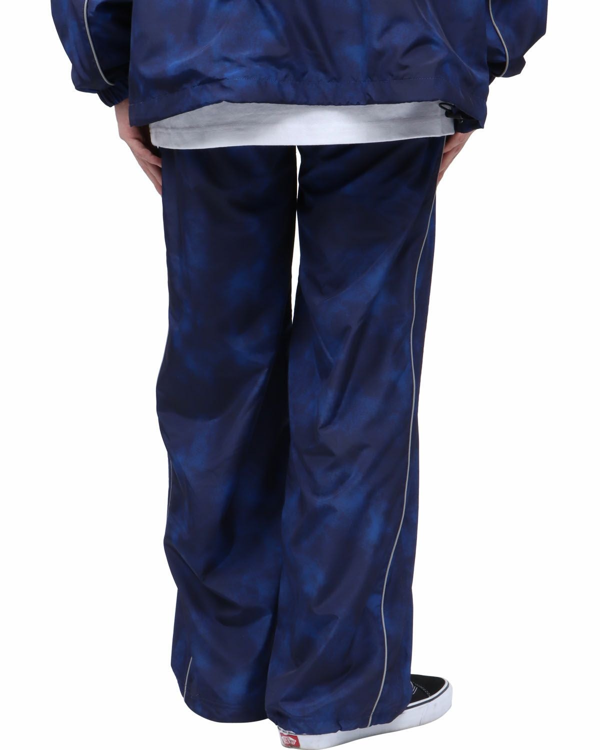 ブルー：173cm63kg(Lサイズ着用)