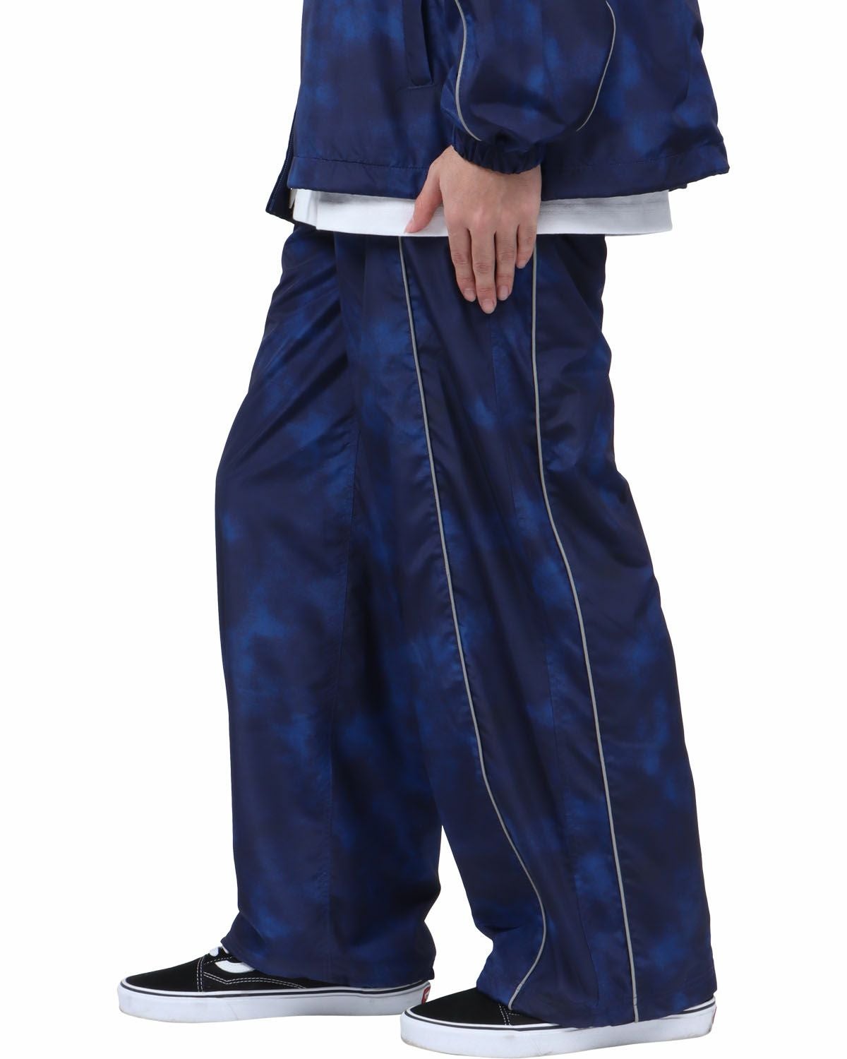 ブルー：173cm63kg(Lサイズ着用)