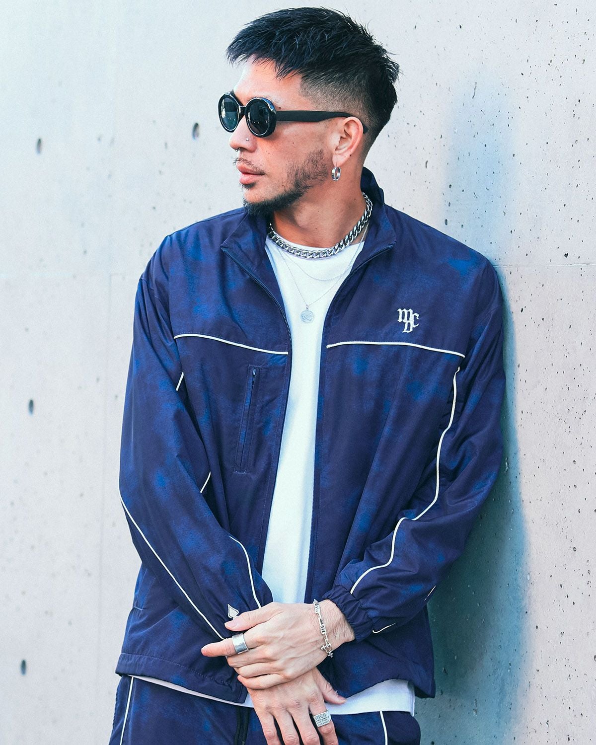 ブルー:183cm(Lサイズ着用)