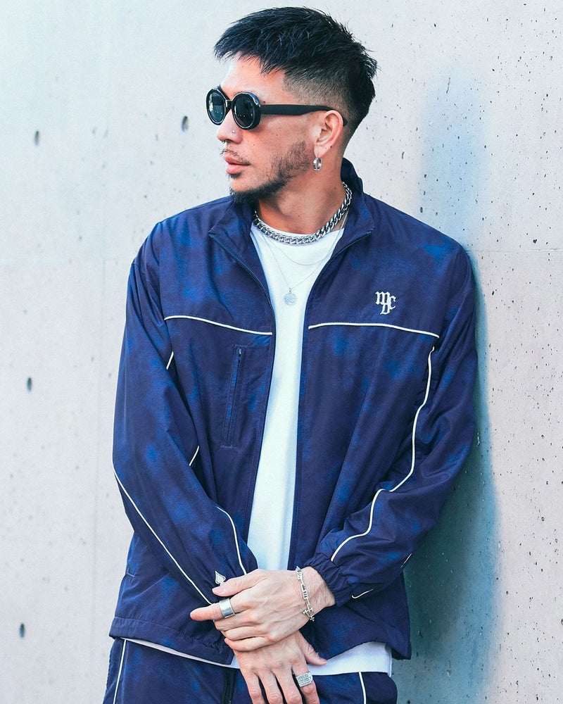 ブルー:183cm(Lサイズ着用)