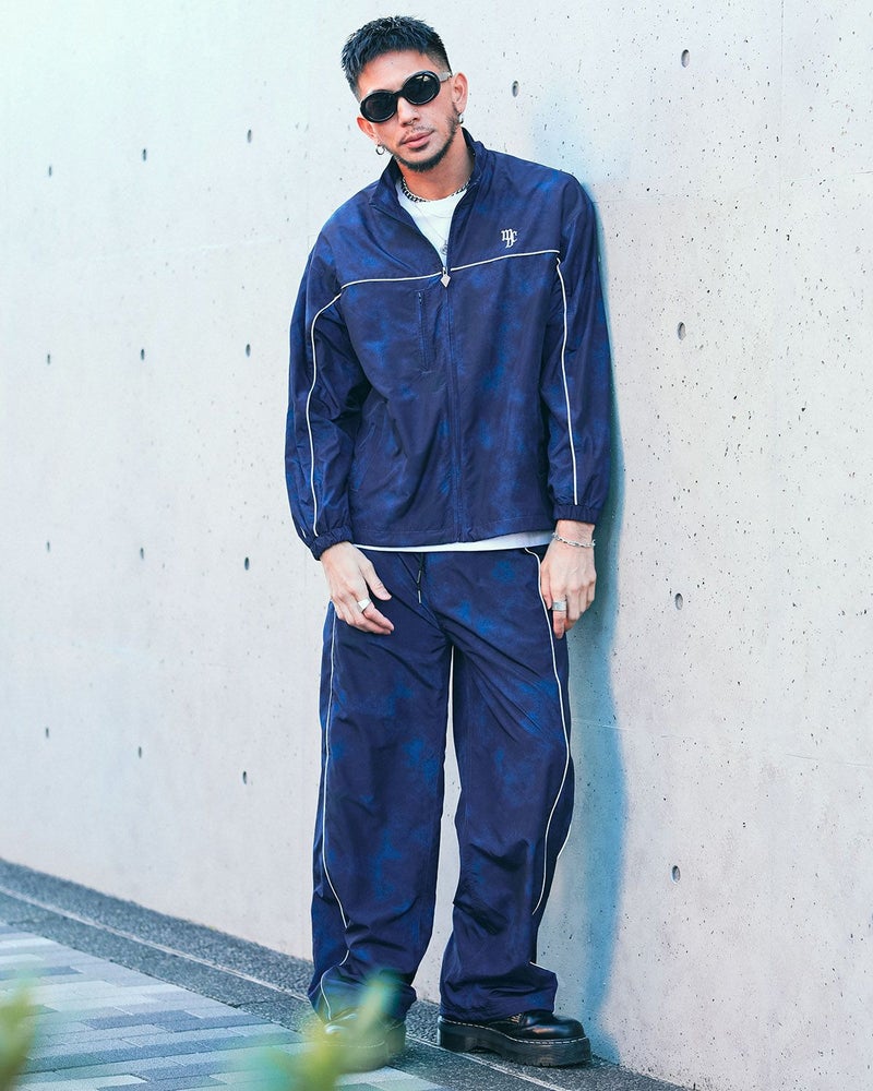 ブルー:183cm(Lサイズ着用)