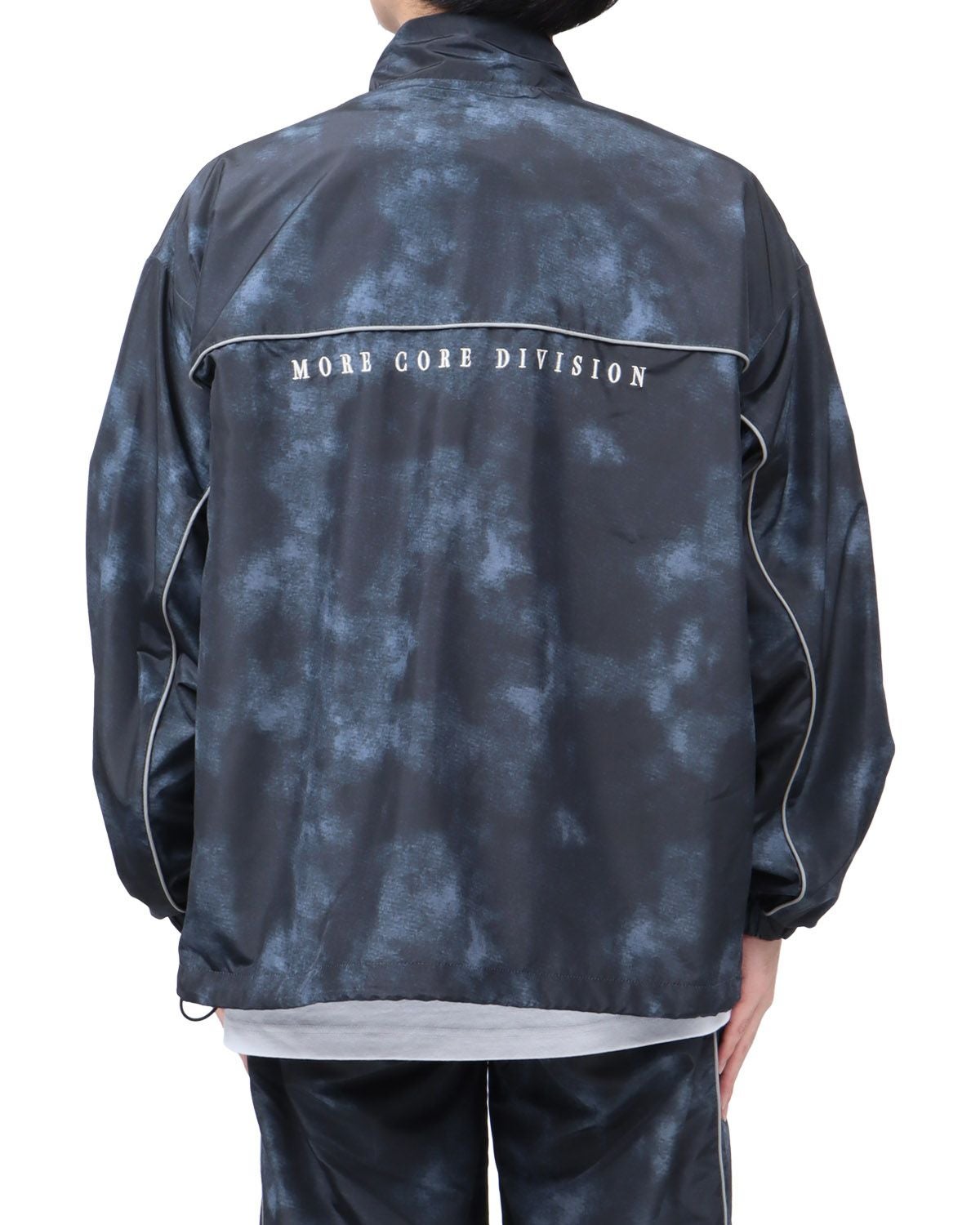 ブラック：173cm63kg(Lサイズ着用)