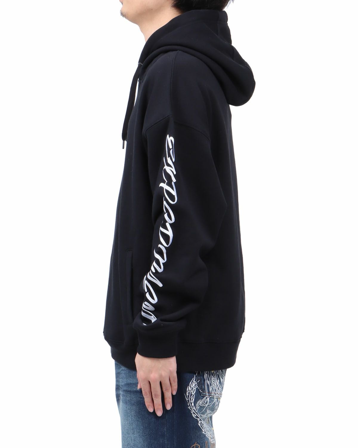 ホワイト：173cm63kg(Lサイズ着用)