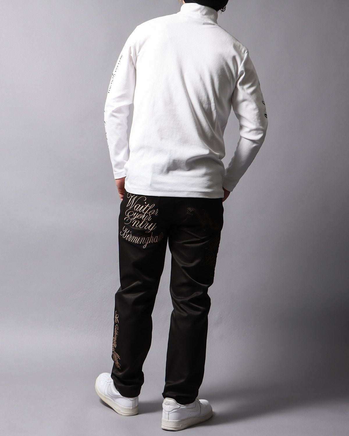 ブラック:178cm/75kg(Lサイズ着用)