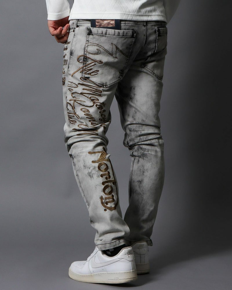 ブラック:178cm/75kg(Mサイズ着用)