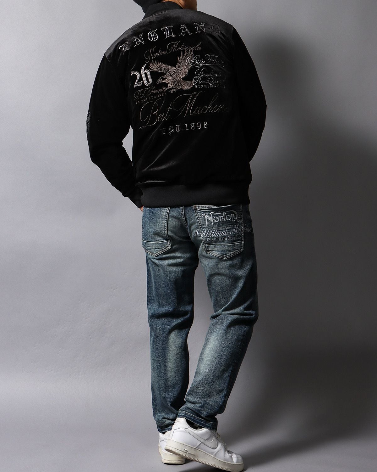 ブラック:178cm/75kg(Lサイズ着用)