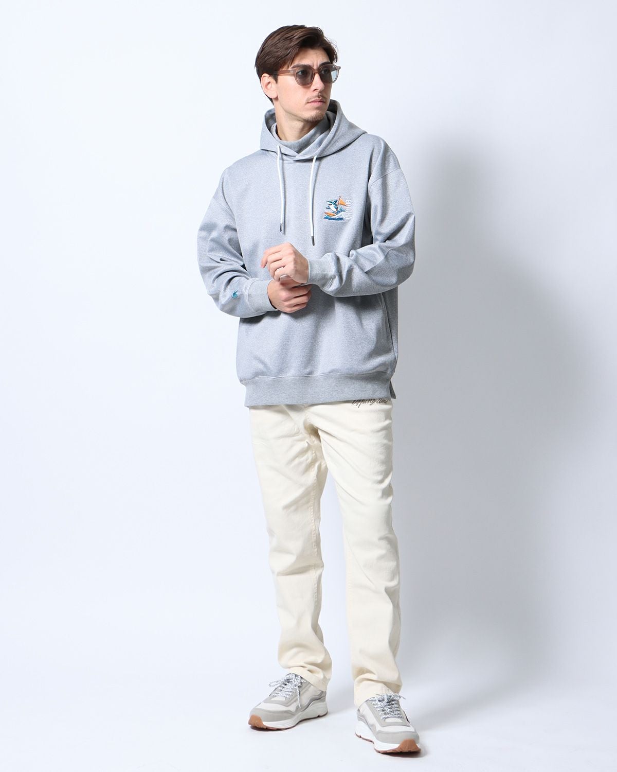 オフホワイト：180cm/70kg(Lサイズ着用)