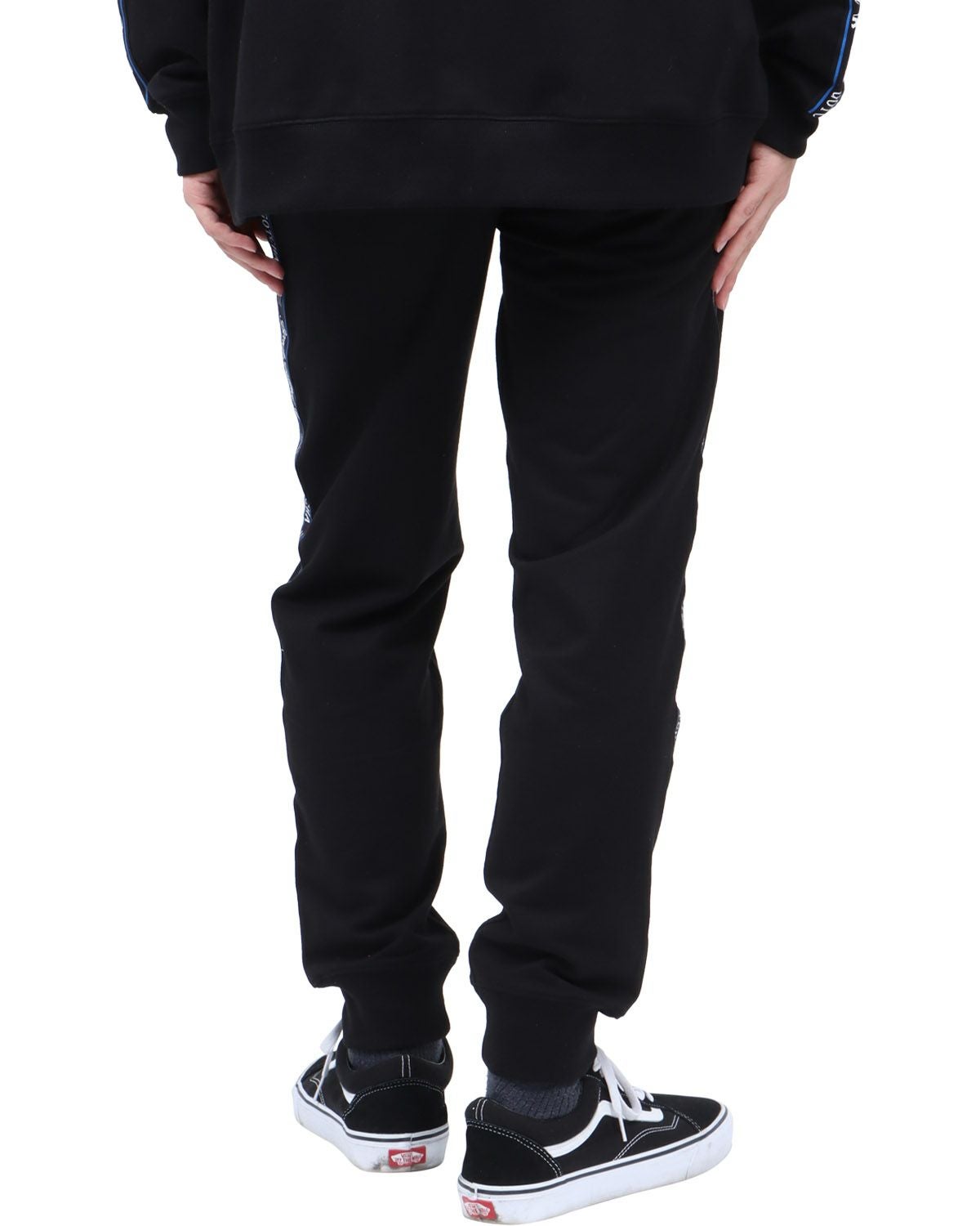 ブラック：173cm63kg(Lサイズ着用)