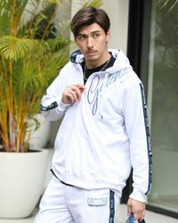 ホワイト：180cm/70kg(Lサイズ着用)