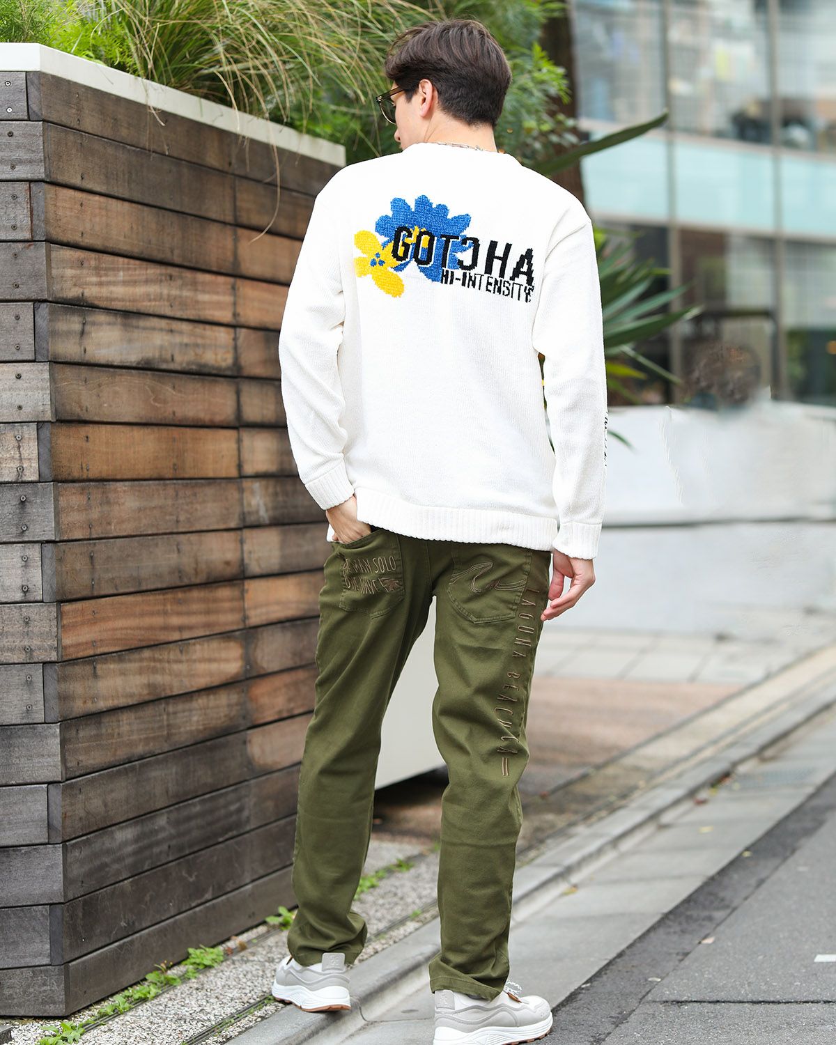 ホワイト：180cm/70kg(Lサイズ着用)