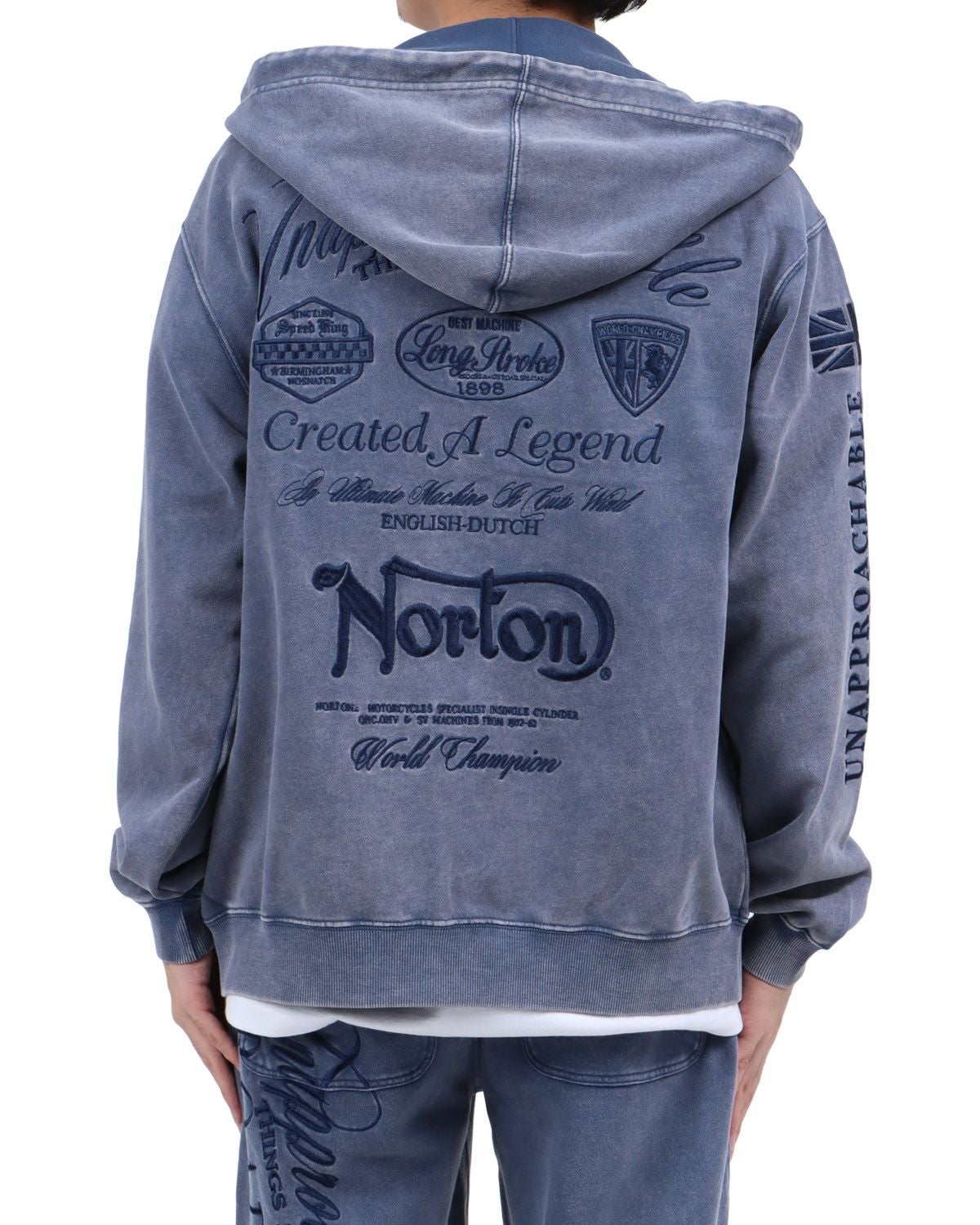 ブルー：173cm63kg(Lサイズ着用)