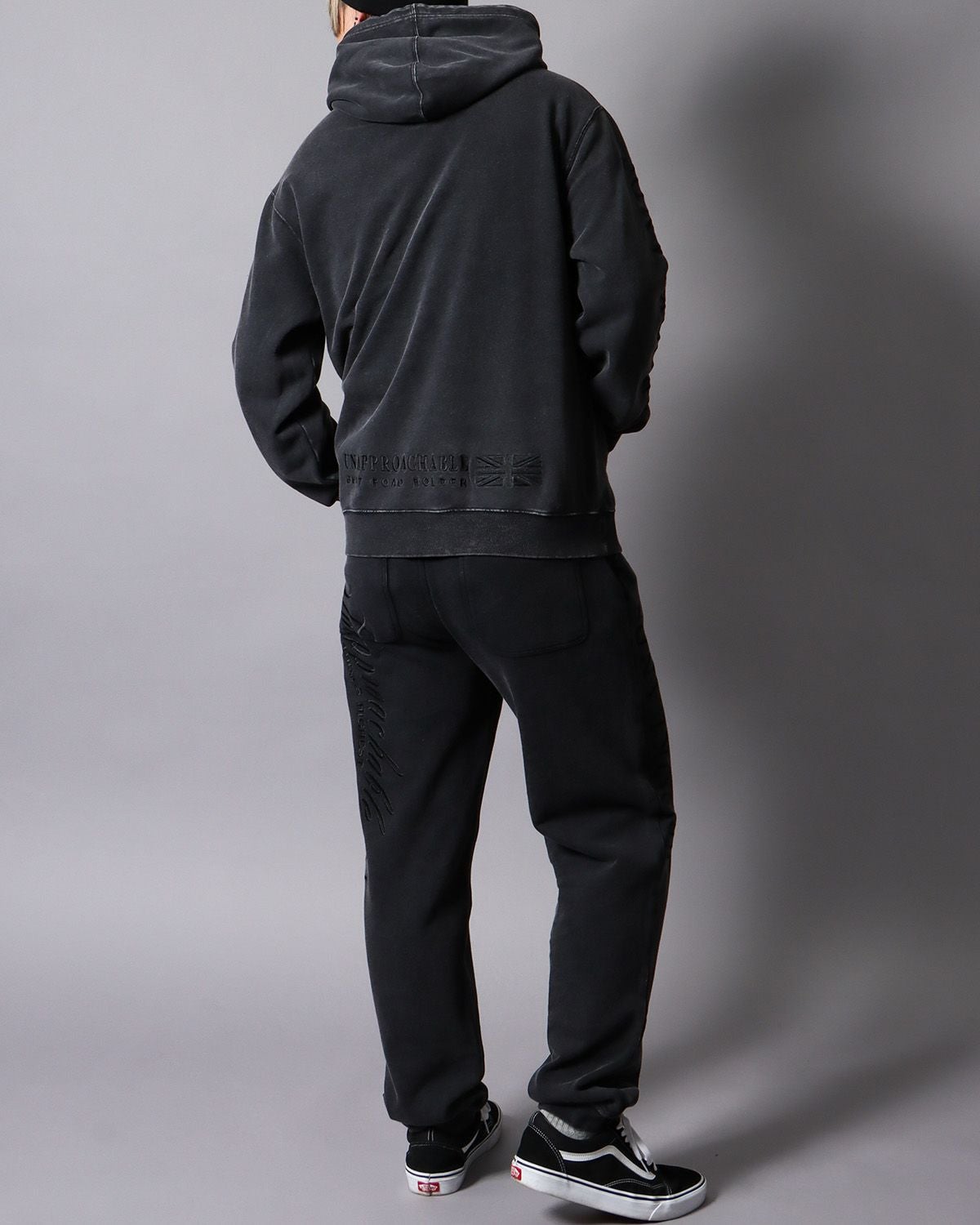 ブラック：178cm/75kg(Lサイズ着用)