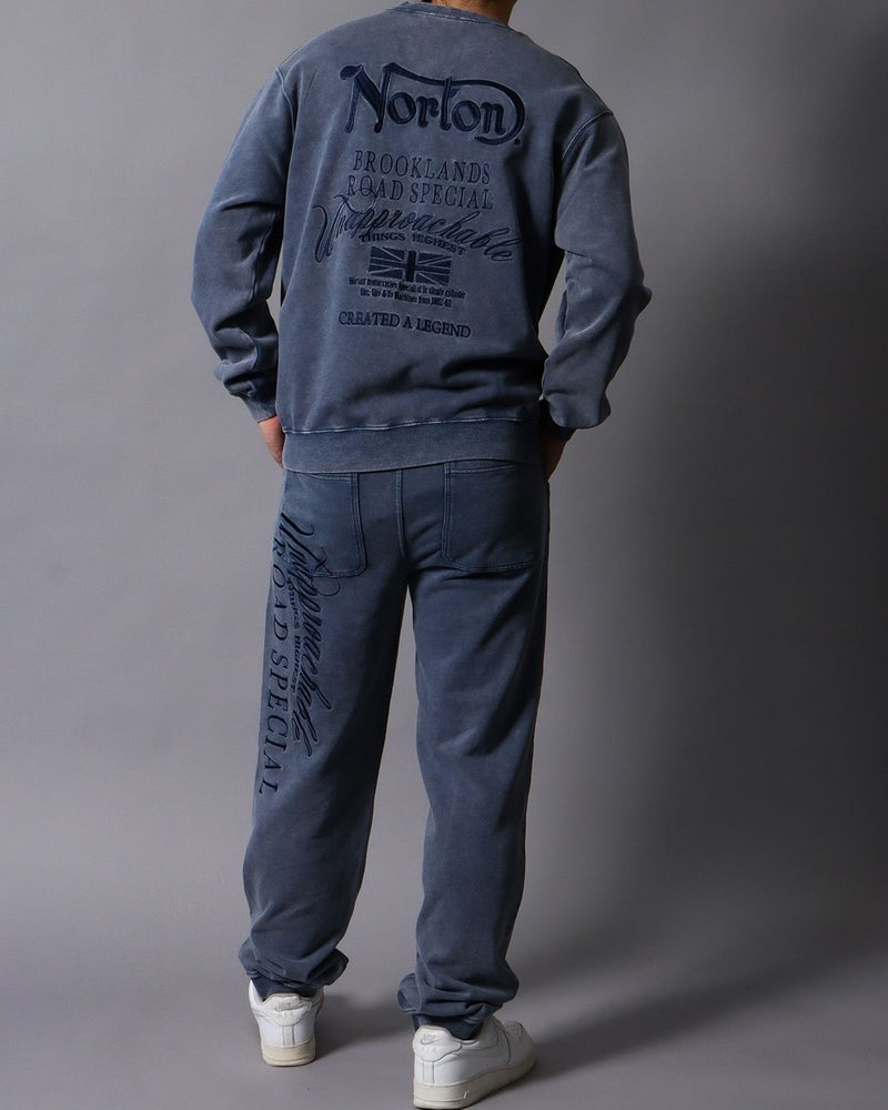 ブルー：178cm/75kg(Lサイズ着用)