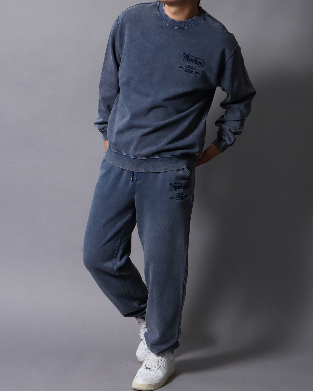 ブルー：178cm/75kg(Lサイズ着用)