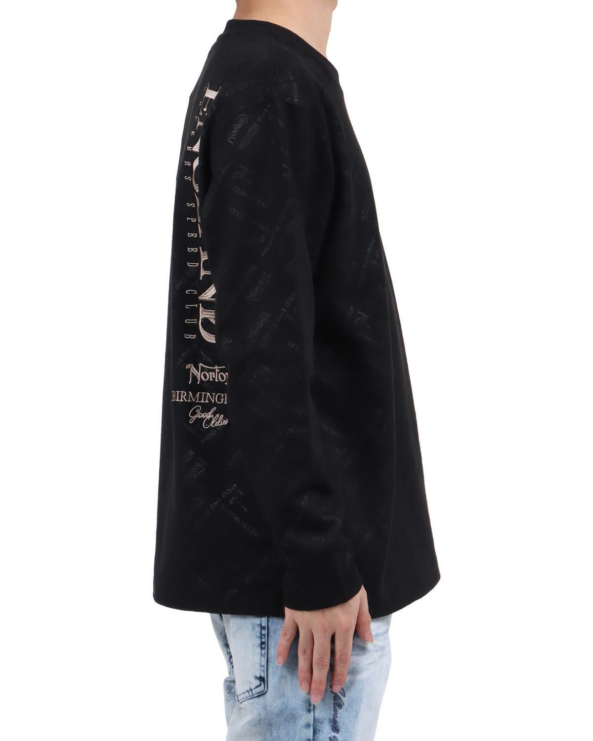 ブラック：173cm63kg(Lサイズ着用)