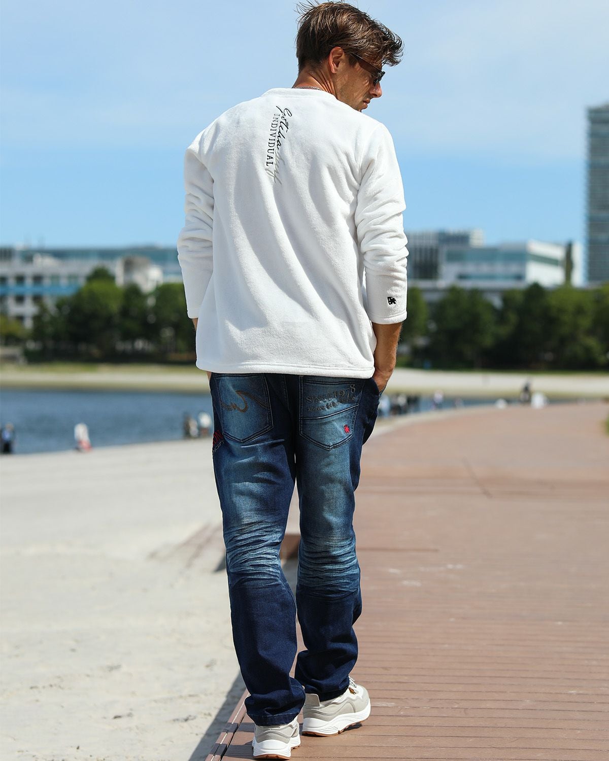 インディゴ：183cm/70kg(Lサイズ着用)