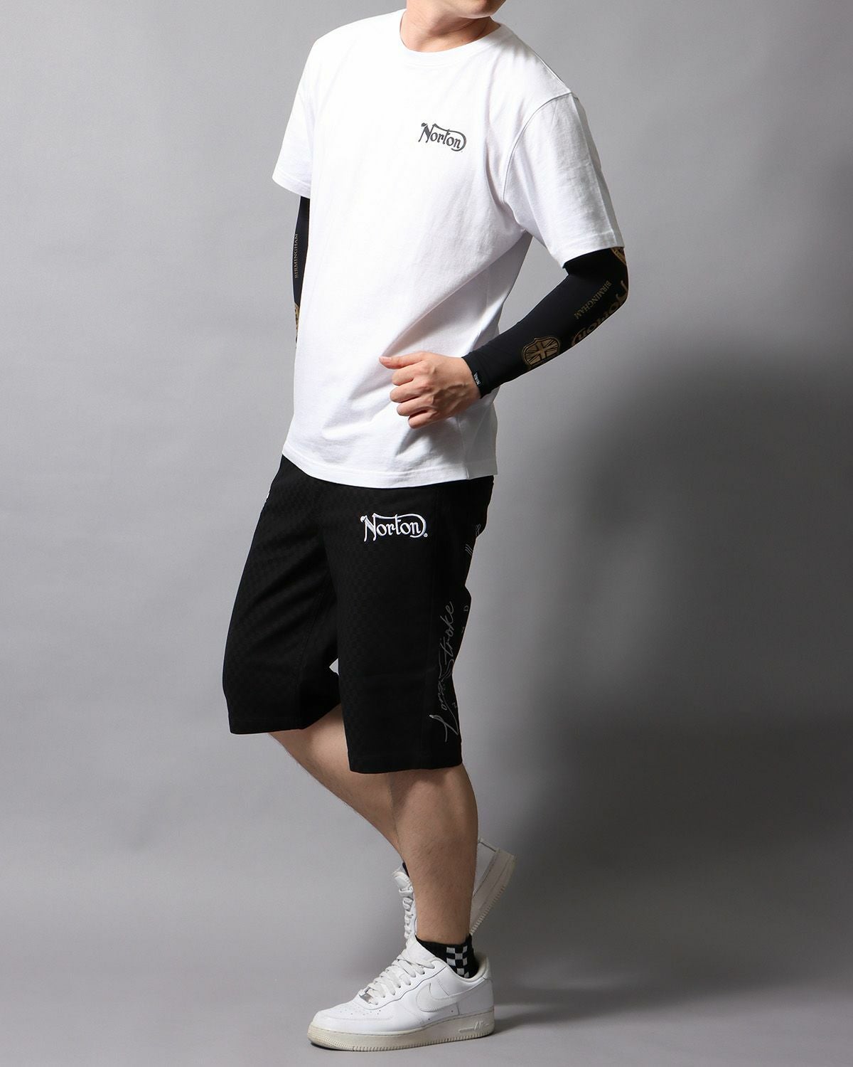 ブラック：178cm/75kg(Lサイズ着用)