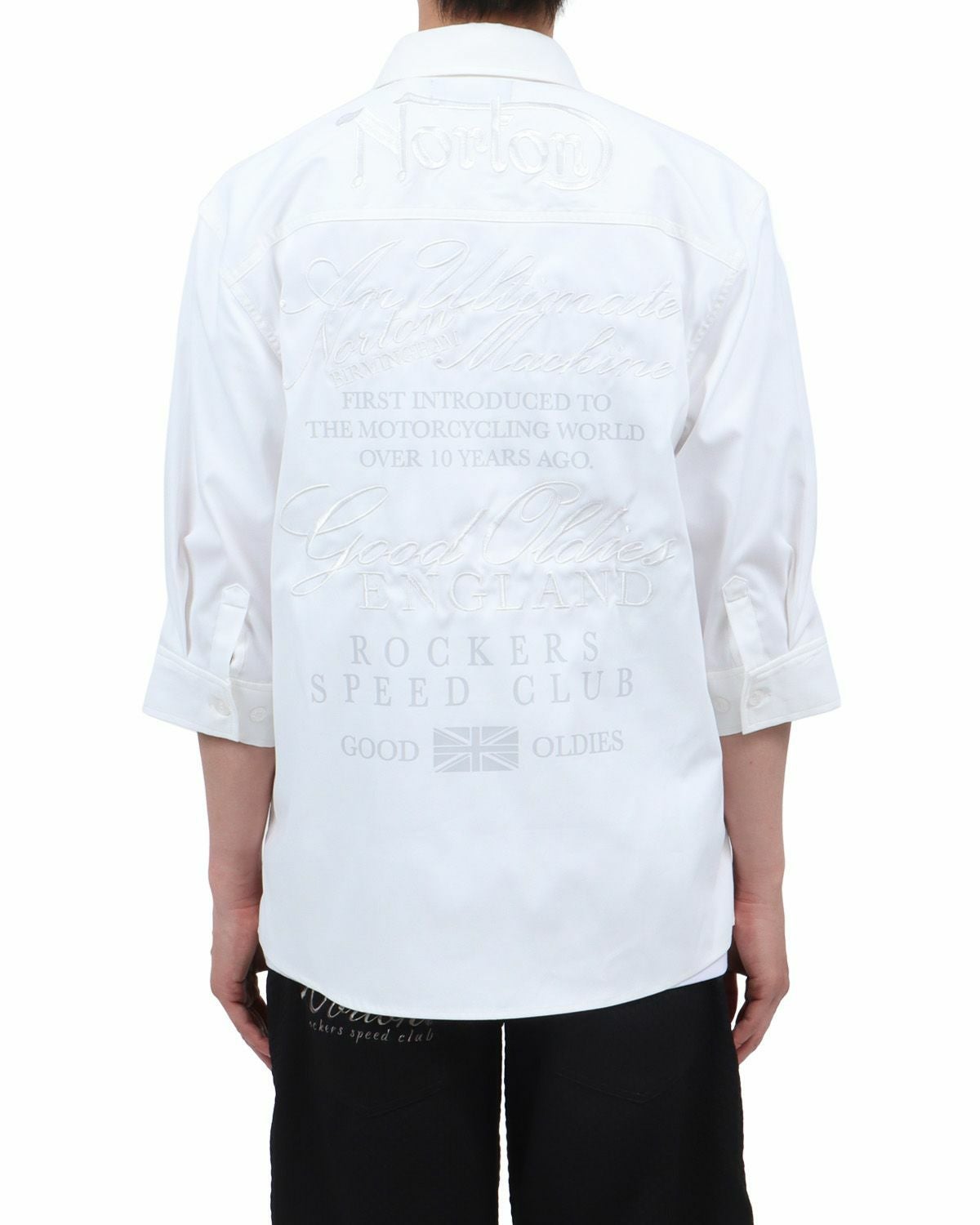 ホワイト：174cm62kg(Lサイズ着用)