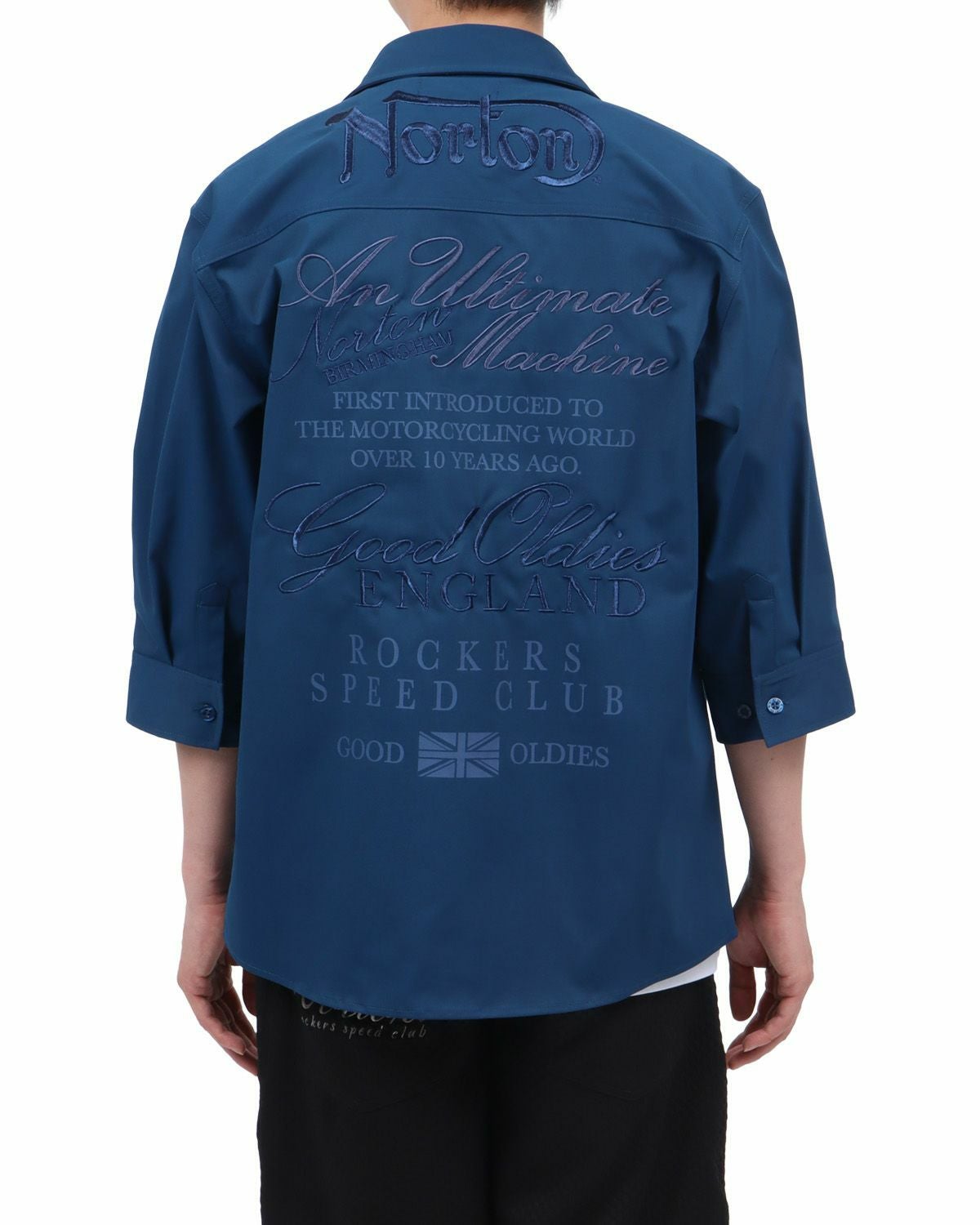 ブルー：174cm62kg(Lサイズ着用)