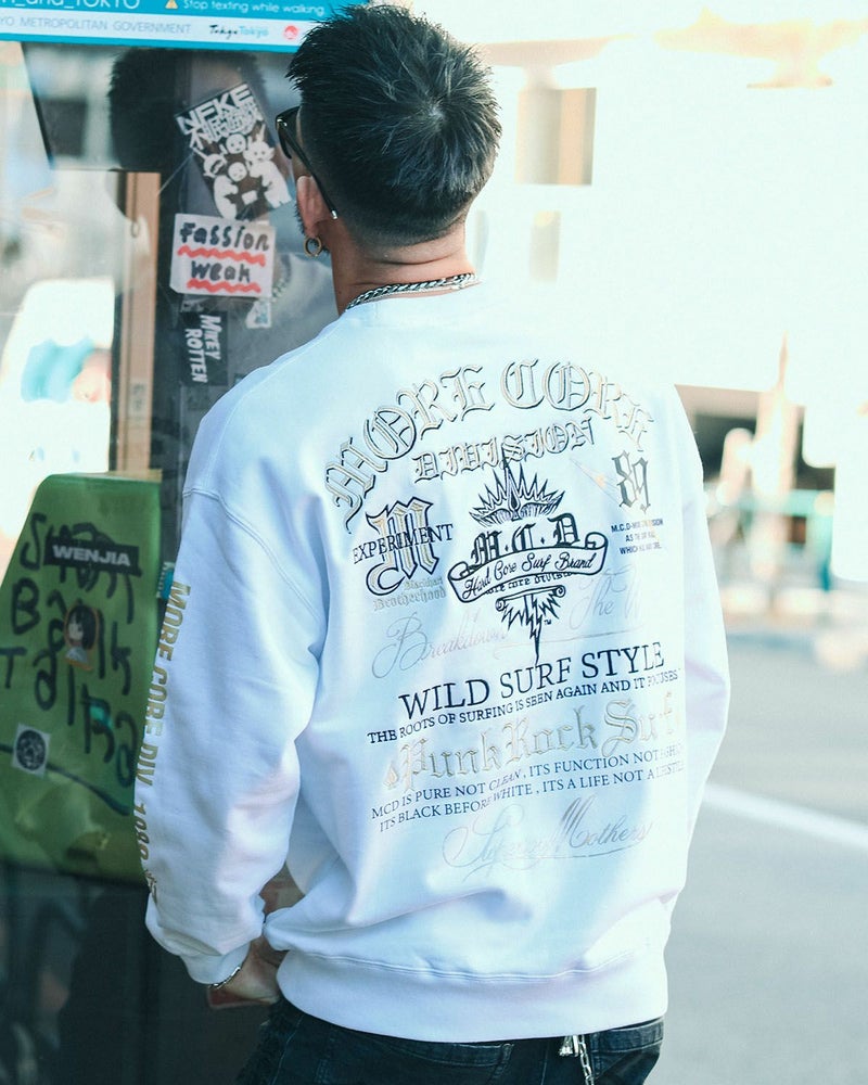 ホワイト:183cm(Lサイズ着用)