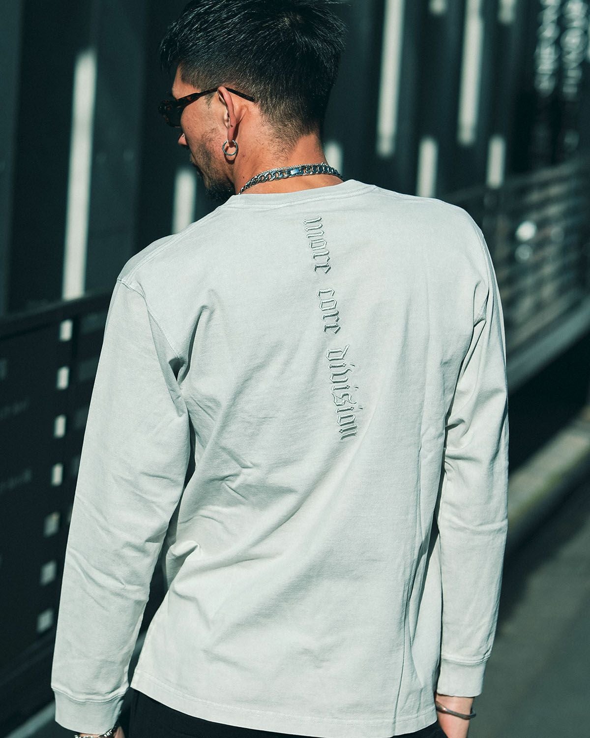 ライトグレー:183cm(Lサイズ着用)