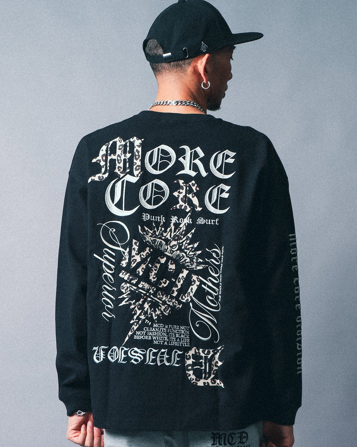 ブラック：183cm(XLサイズ着用)