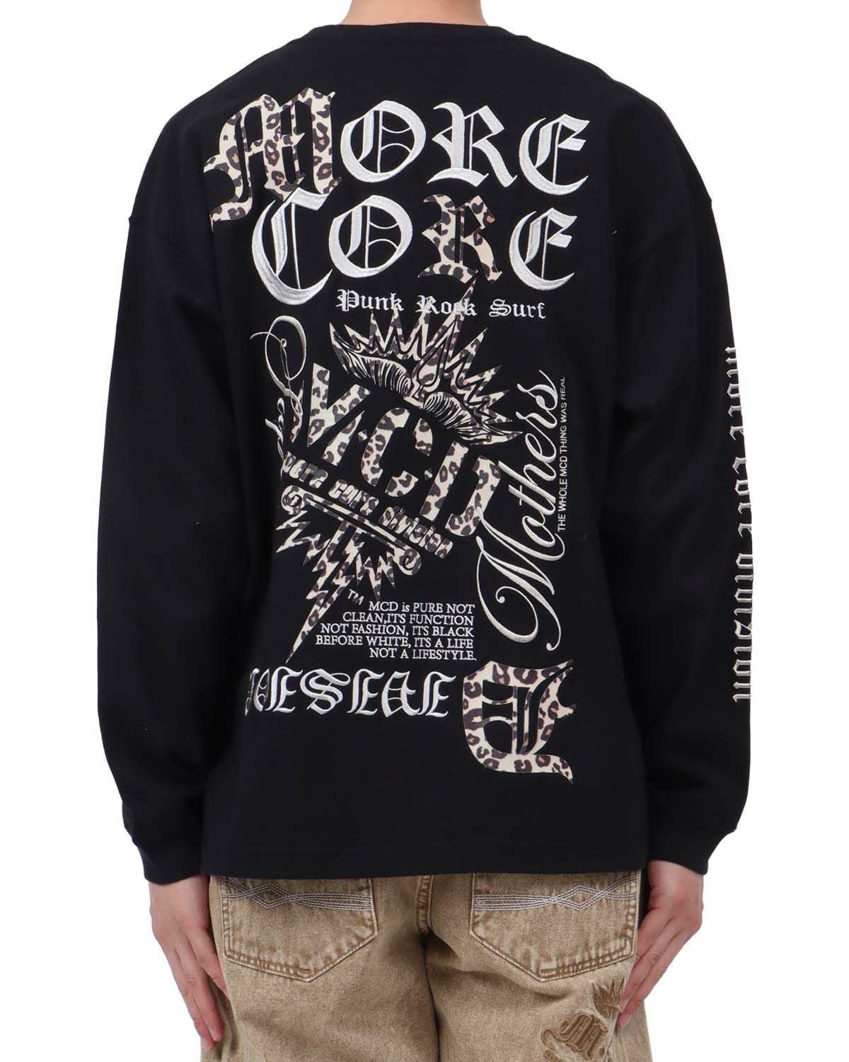 ブラック：174cm62kg(Lサイズ着用)