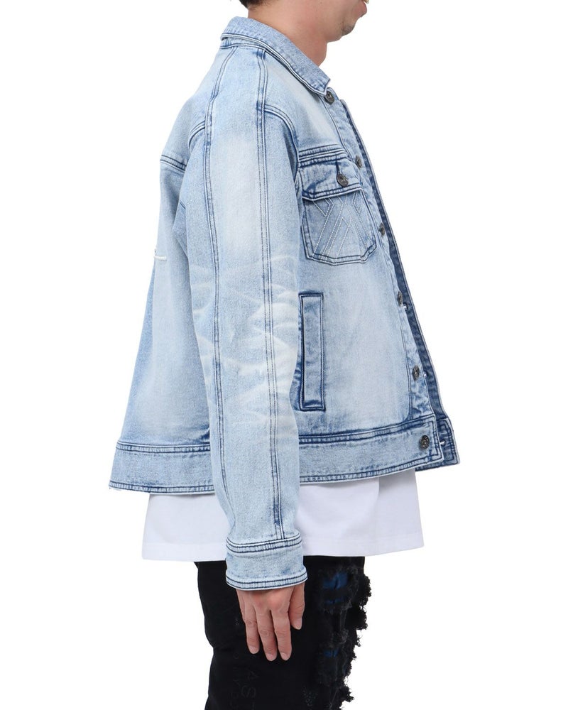 ブリーチ：174cm62kg(Lサイズ着用)