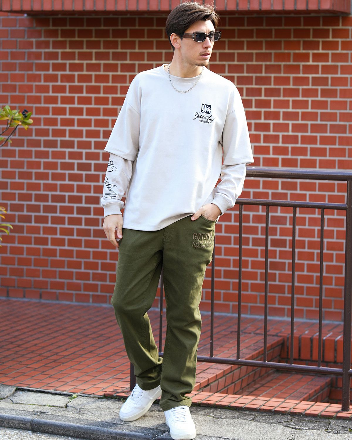 サンドベージュ：180cm/70kg(Lサイズ着用)