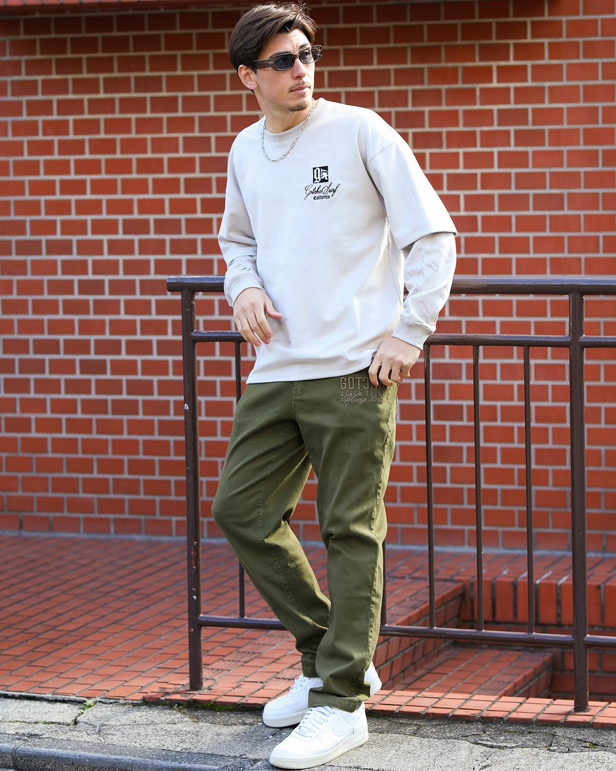 サンドベージュ：180cm/70kg(Lサイズ着用)