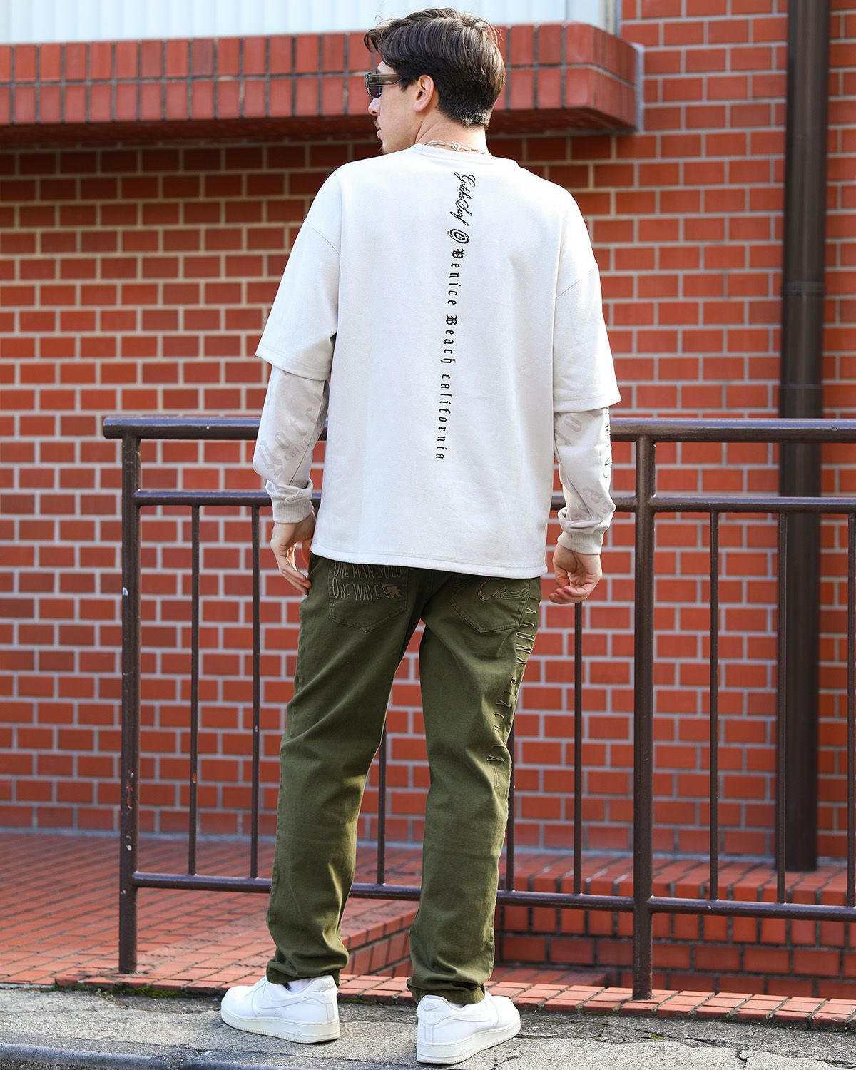 サンドベージュ：180cm/70kg(Lサイズ着用)