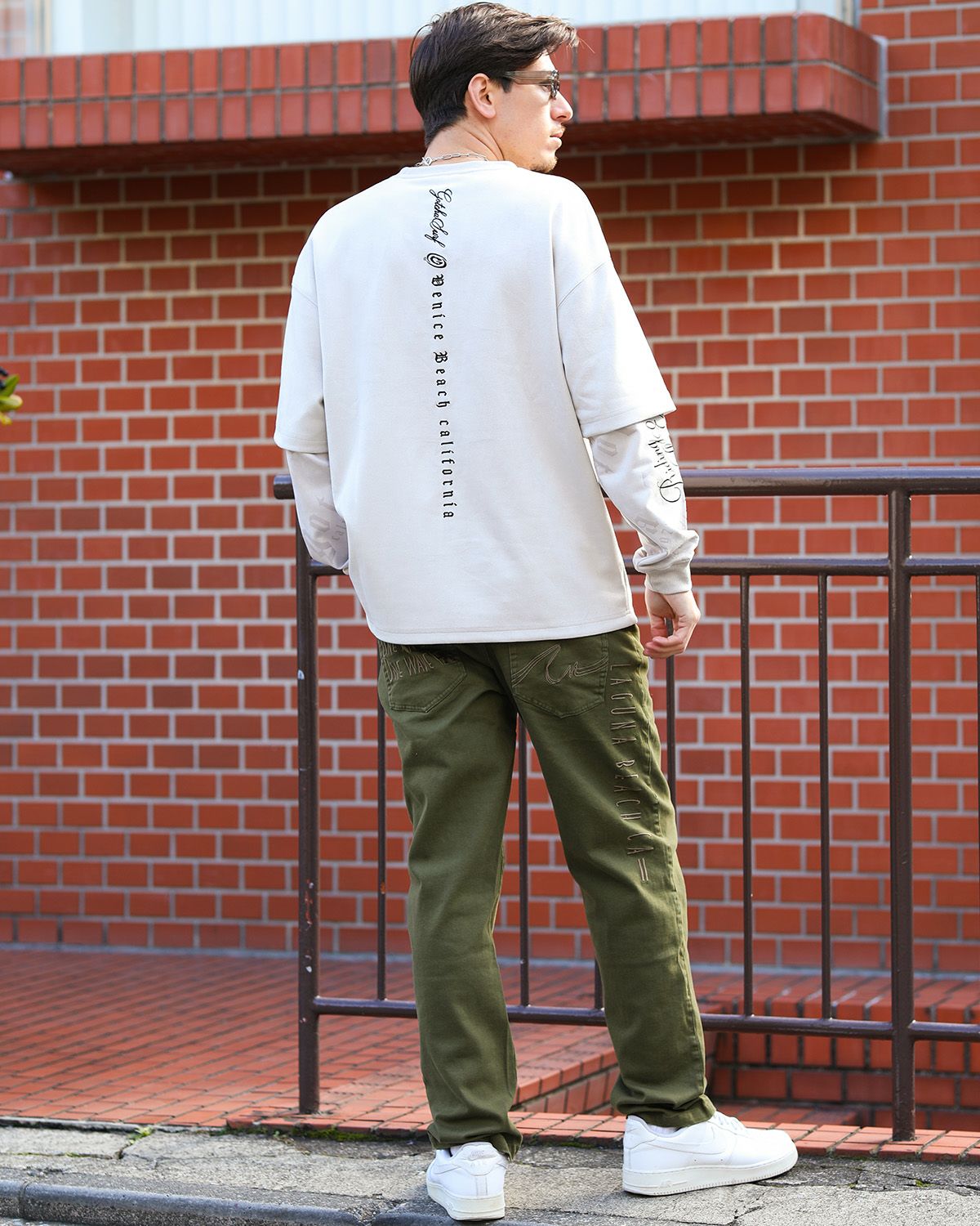 サンドベージュ：180cm/70kg(Lサイズ着用)