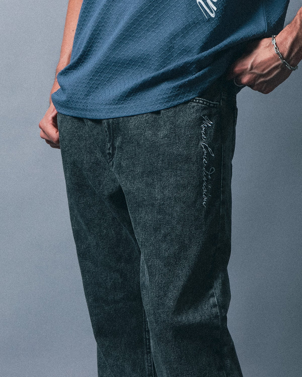 ブラック：183cm(Lサイズ着用)