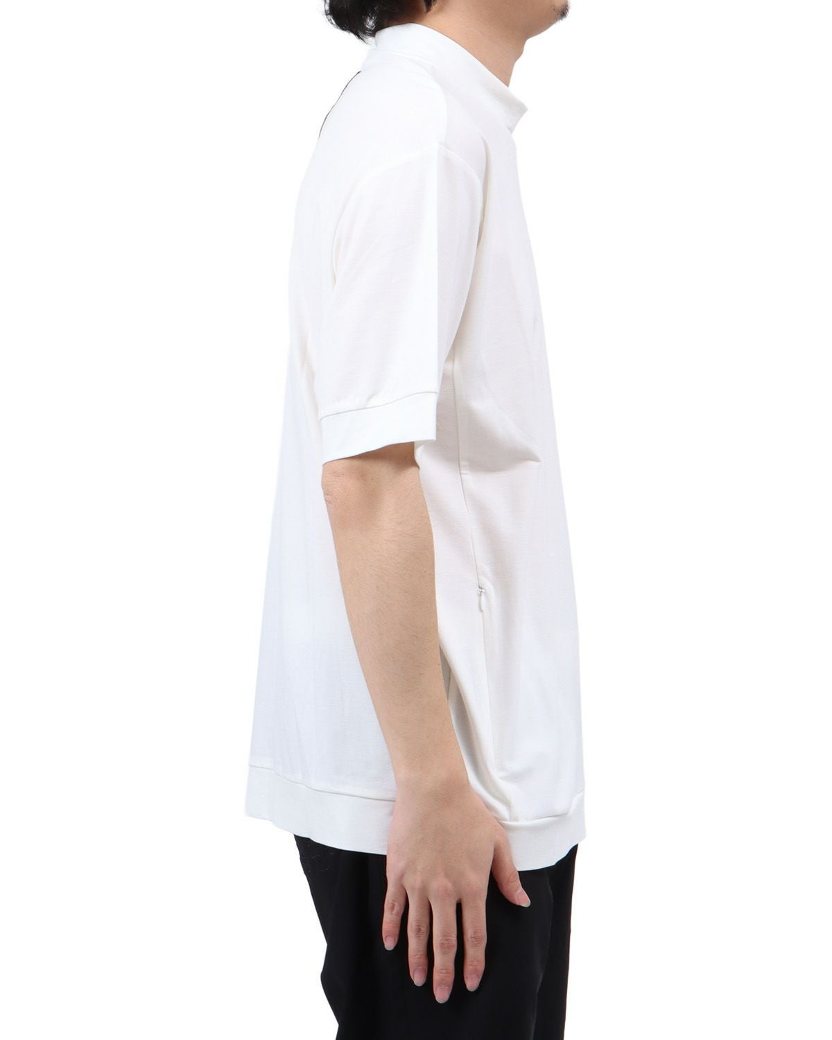 ホワイト：173cm63kg(Lサイズ着用)